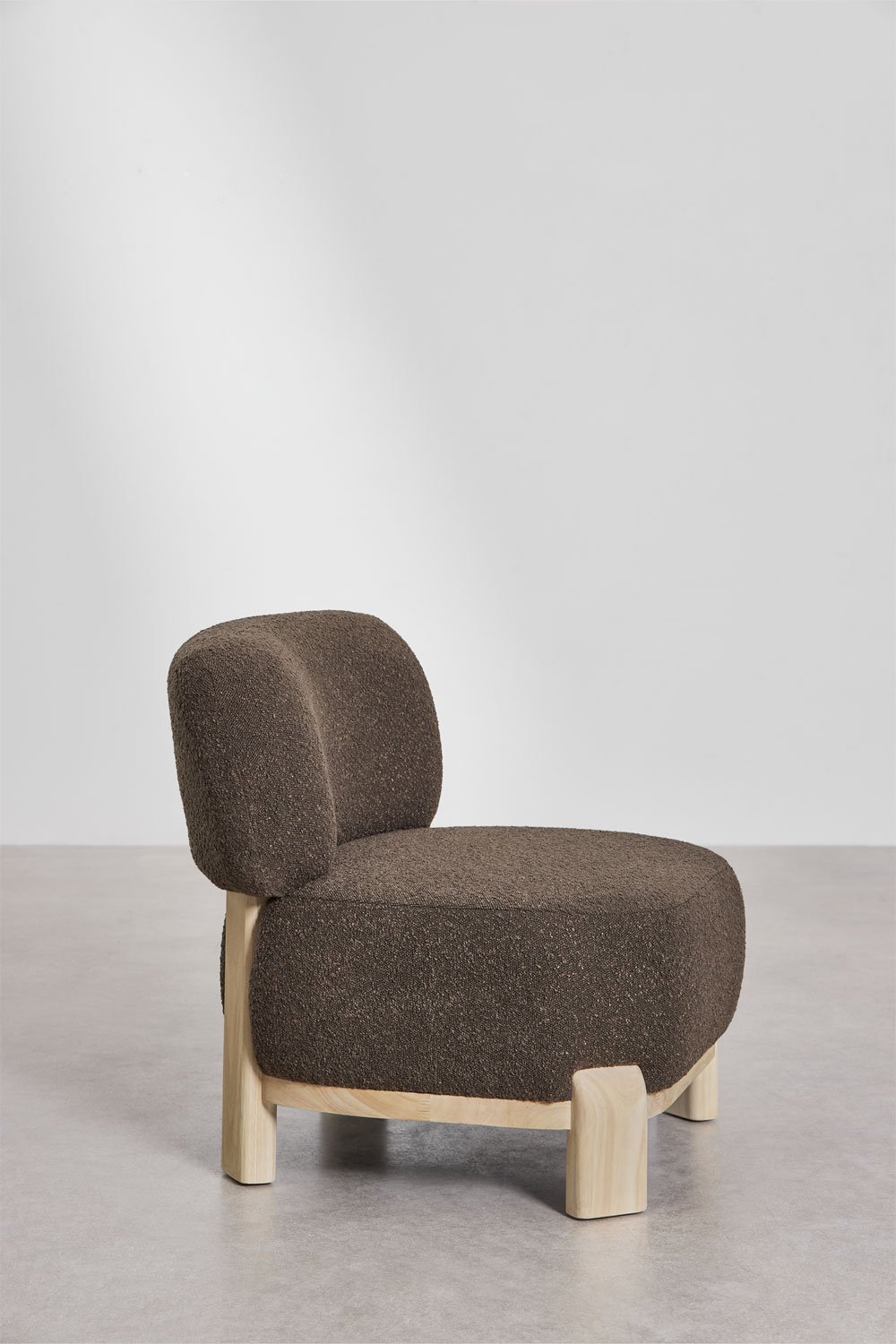 Sillón en madera de caucho tapizado Eldred, imagen de galería 5