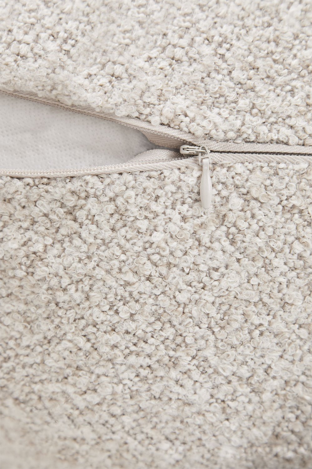 Sillón tapizado Shirina, imagen de galería 8