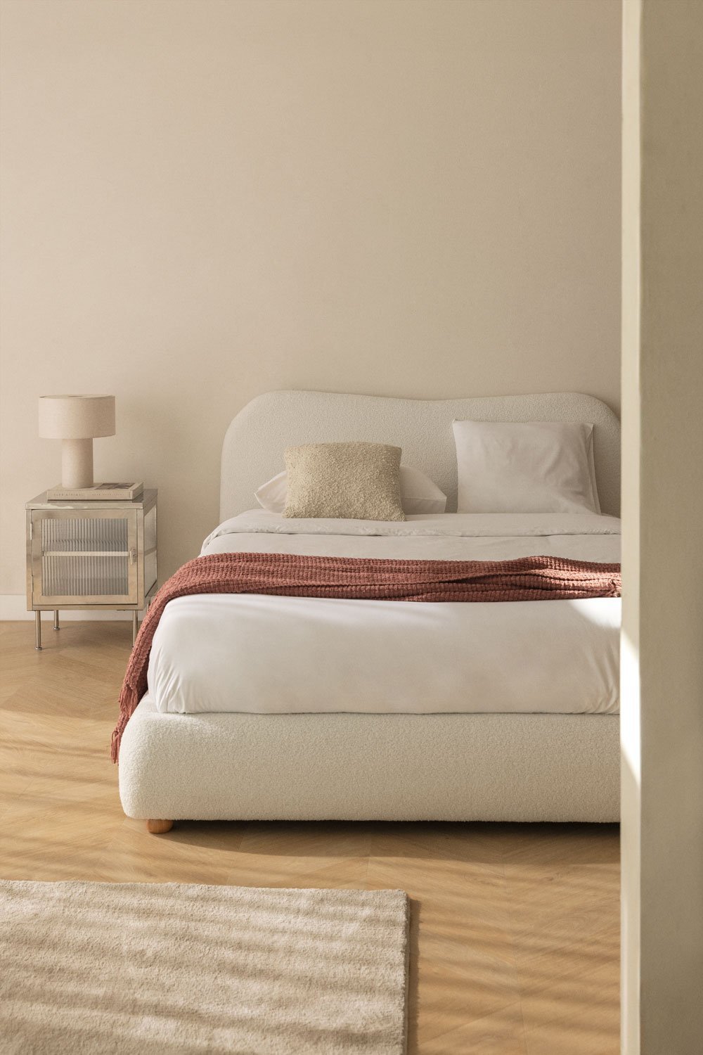 Cama para colchón 200x200cm con canapé abatible en borreguito Winselet, imagen de galería 1