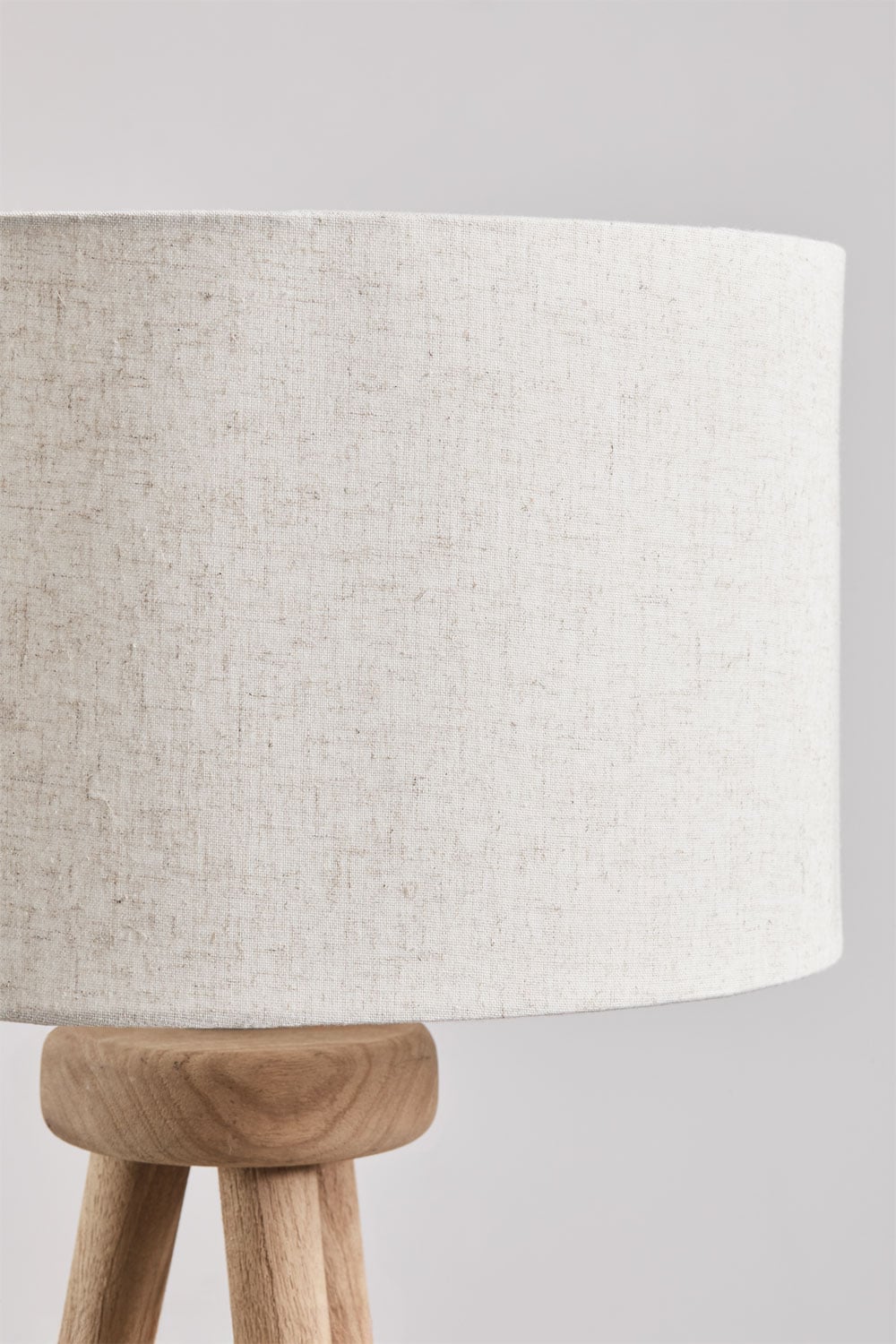 Lámpara de pie en madera de mango Simona, imagen de galer&iacute;a 3