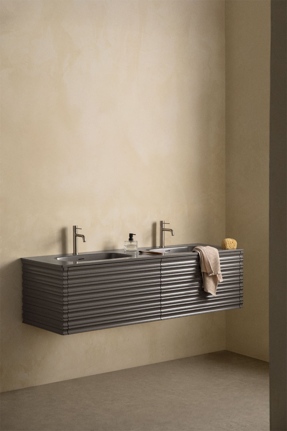 Conjunto de mueble de baño en madera con lavabos integrados Noura, imagen de galería 1