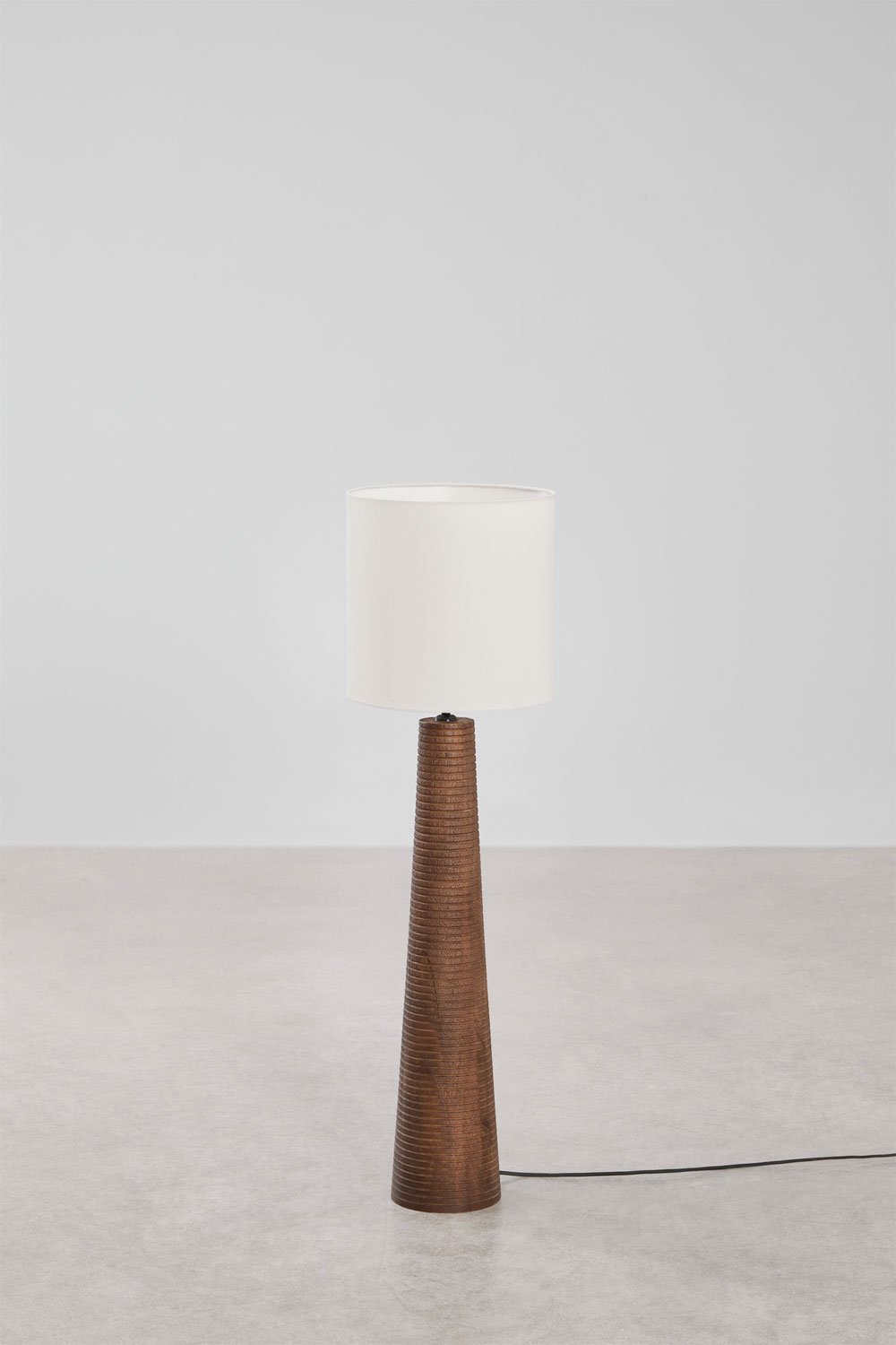 Lámpara de pie en madera de mango Malva, imagen de galería 1