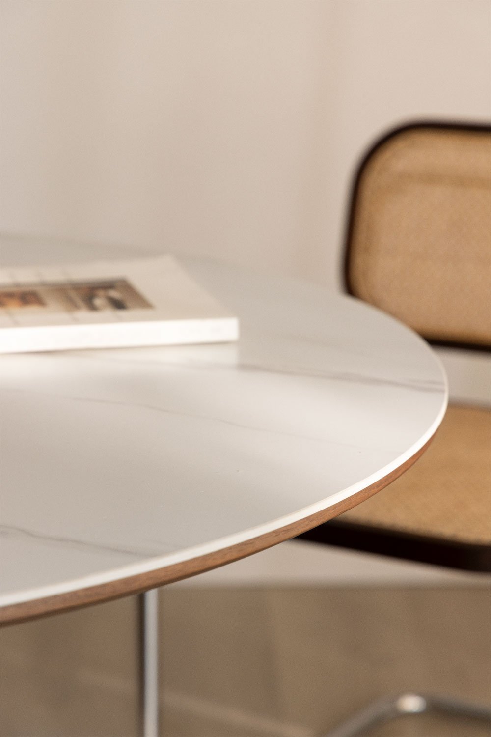 Mesa de comedor redonda en madera Aura, imagen de galería 2