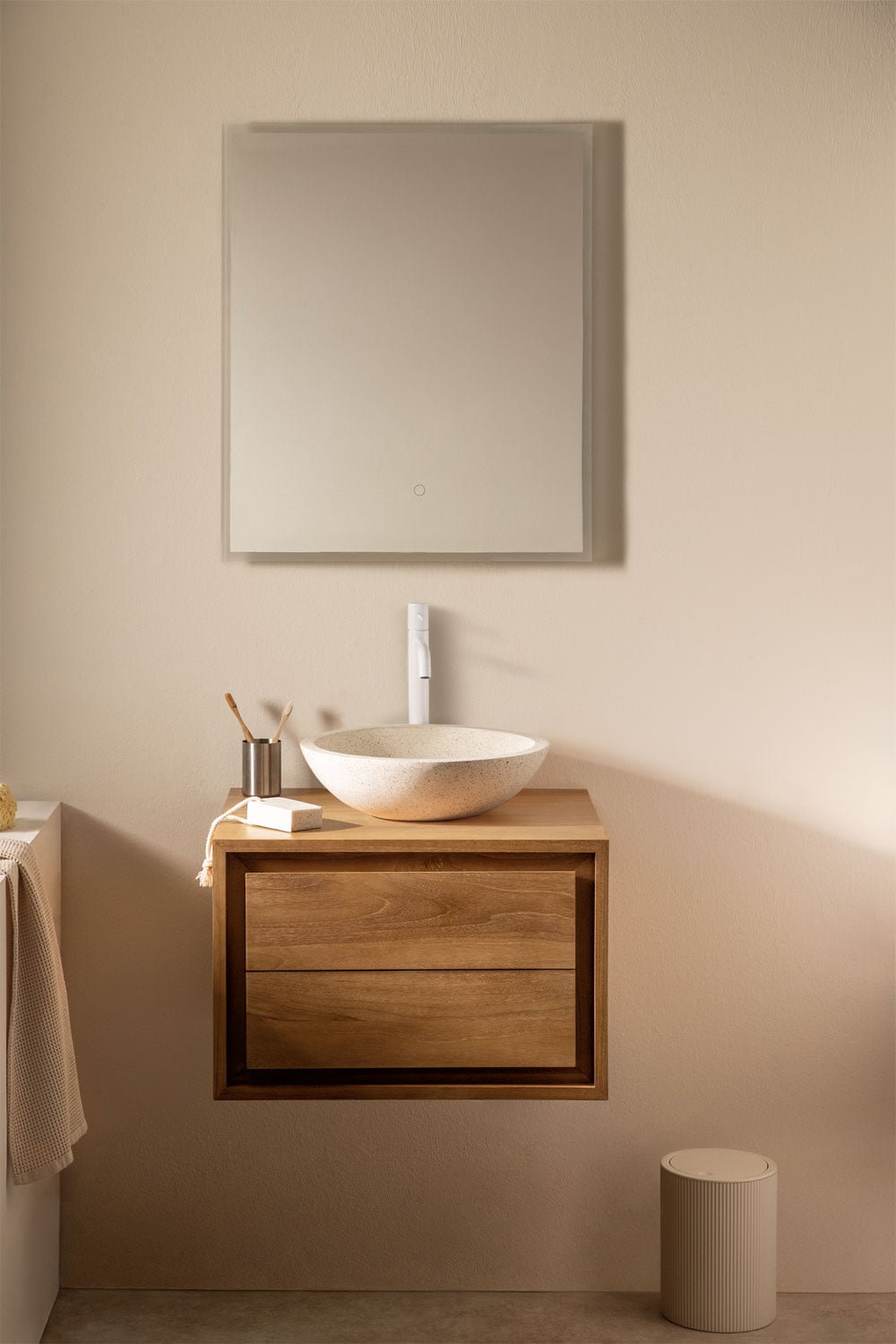 Conjunto de mueble de baño suspendido en madera de teca Jabari, imagen de galer&iacute;a 1