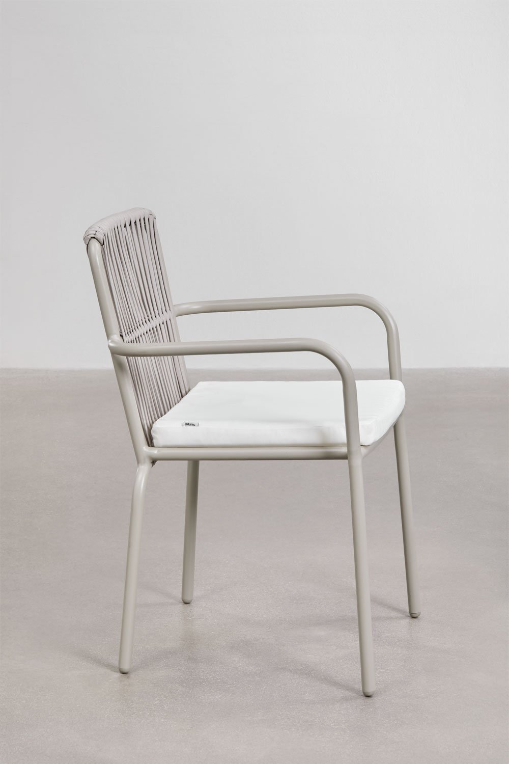Pack de 2 sillas de comedor apilables con reposabrazos en aluminio Alberta, imagen de galería 2