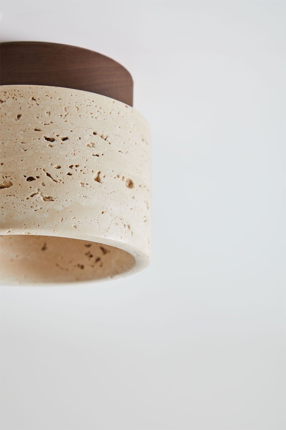 Plafón de techo Ø10 cm en travertino y madera Davise, imagen de galería 5
