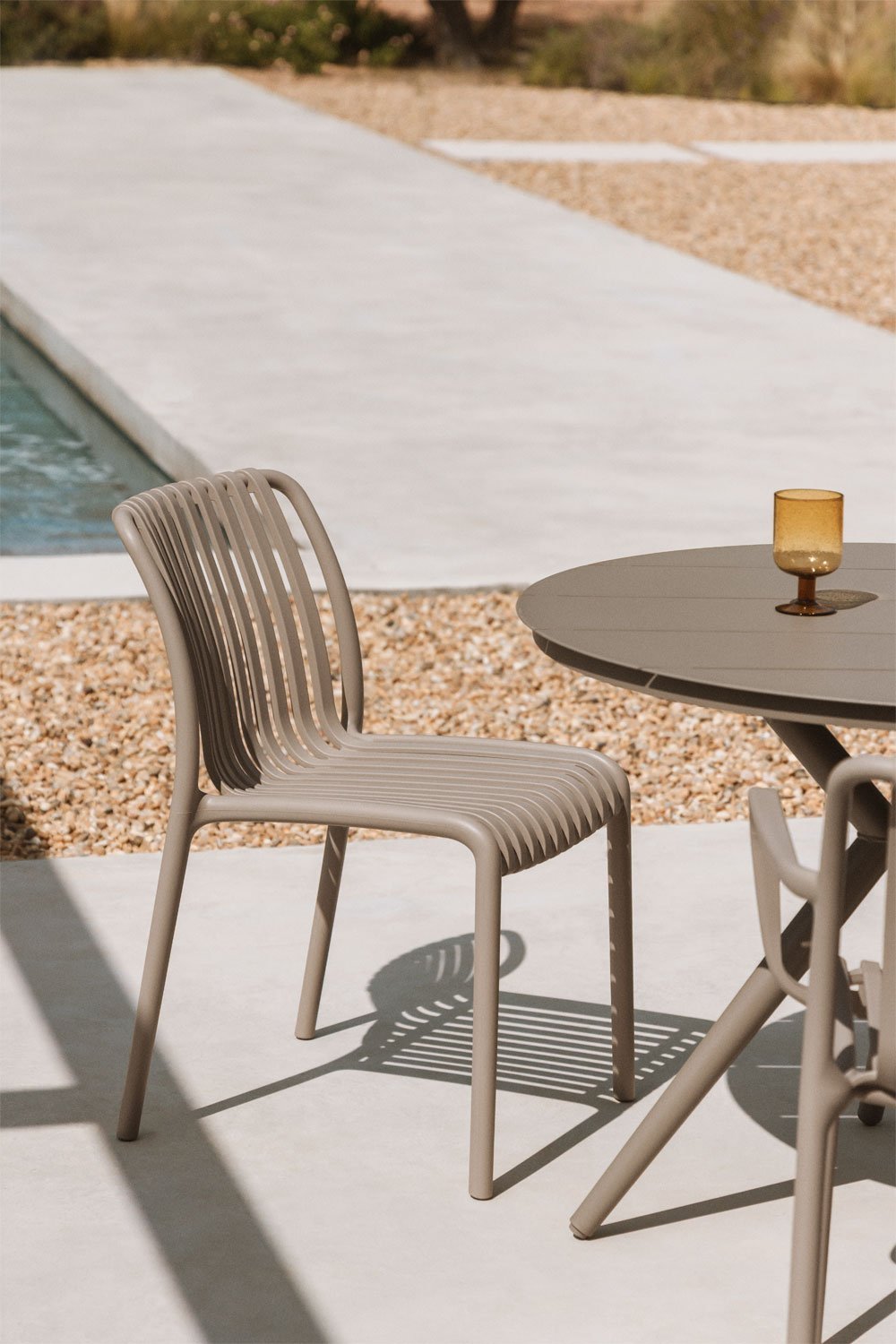 Silla de jardín apilable en polipropileno Wendell, imagen de galería 1