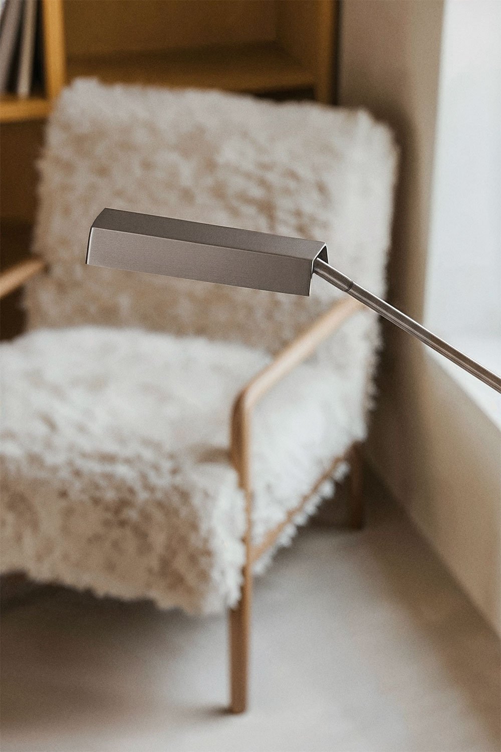 Lámpara de pie LED en hierro Valtyn, imagen de galería 2