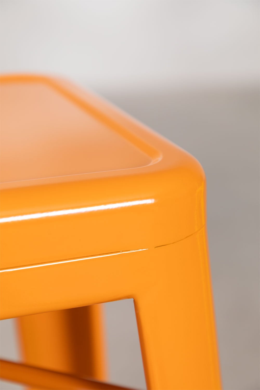 Pack de 4 taburetes altos 75 cm en acero naranja azafrán Lix, imagen de galer&iacute;a 4