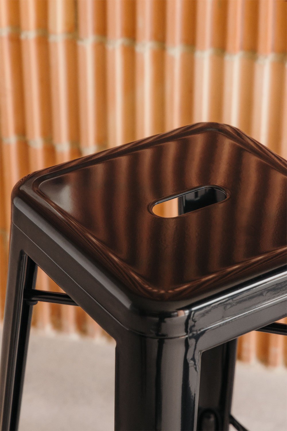 Pack de 4 taburetes altos 75 cm en acero negro Lix, imagen de galería 2