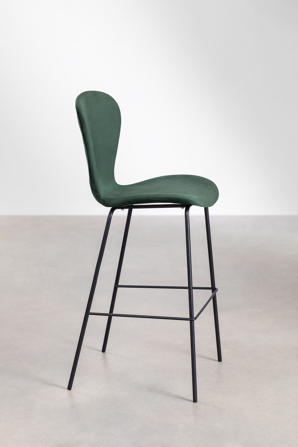 Taburete alto 75 cm en terciopelo verde jungla y patas en hierro negro Uit, imagen de galería 2