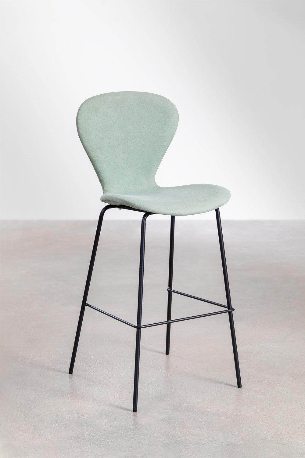 Pack de 2 taburetes altos 75 cm en tela celadón y patas en hierro negro Uit, imagen de galería 1