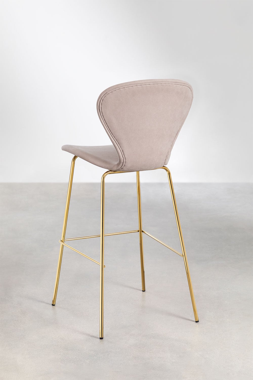 Pack de 2 taburetes altos 75 cm en tela marrón nude claro y patas en hierro dorado Uit, imagen de galer&iacute;a 3