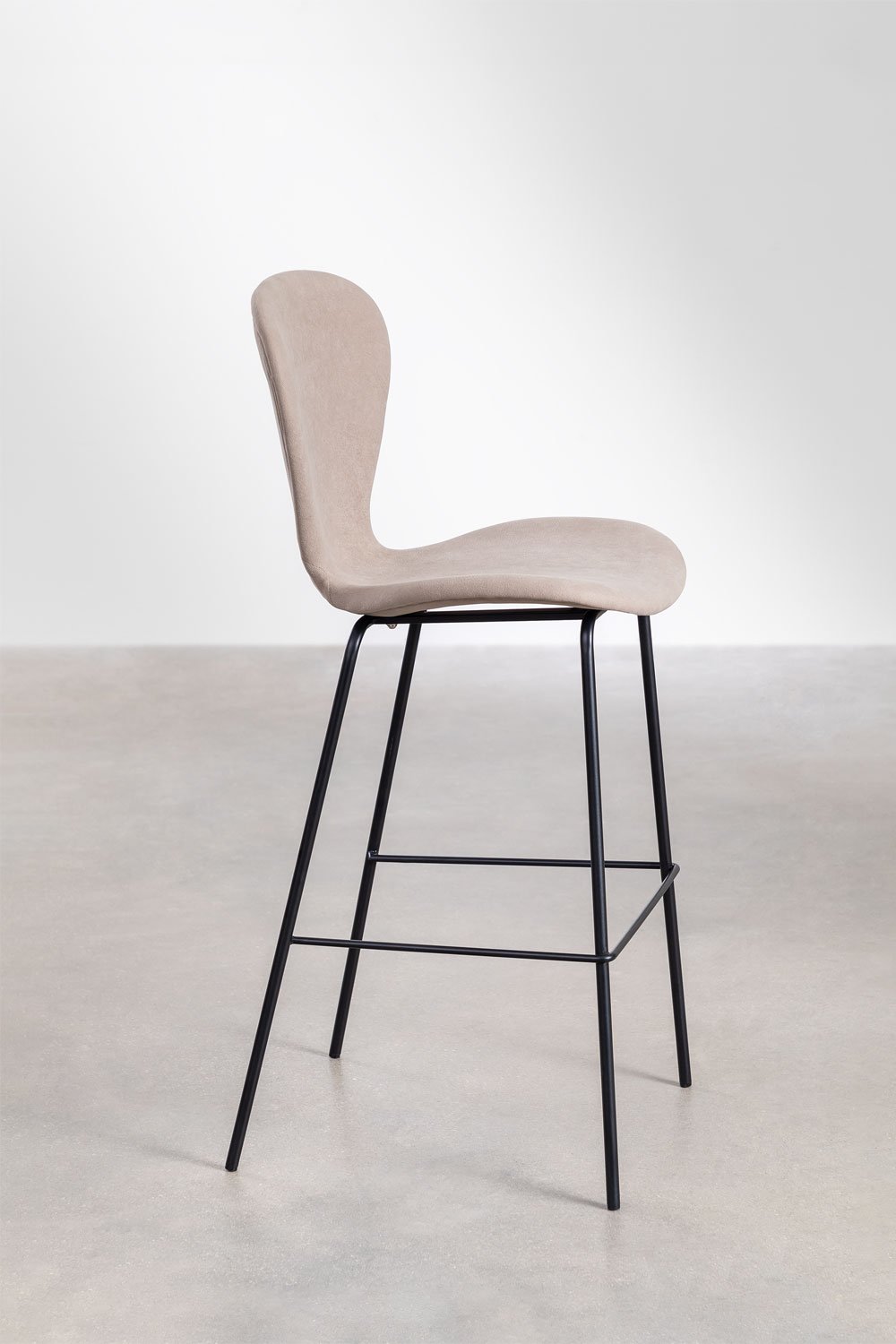 Pack de 4 taburetes altos 75 cm en tela marrón nude claro y patas en hierro negro Uit, imagen de galería 2