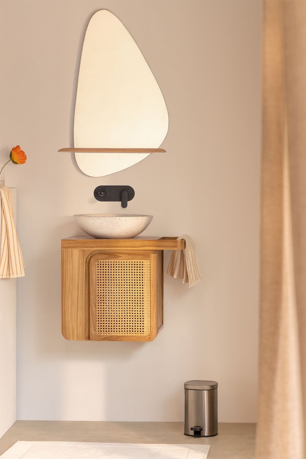Conjunto de mueble de baño suspendido en madera de teca Georgy, imagen de galería 1