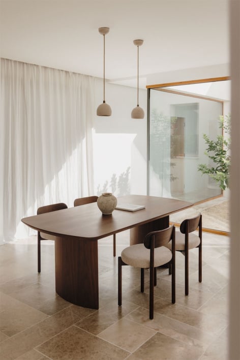 Set de mesa rectangular 200x100 cm en MDF Tuareg y 4 sillas de comedor en madera de roble y tela bouclé Bianca