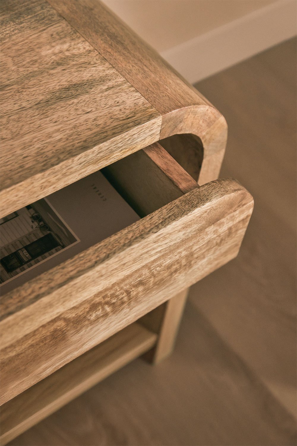 Pack de 2 mesitas de noche 45x30 cm en madera de mango y MDF Shelby, imagen de galería 2