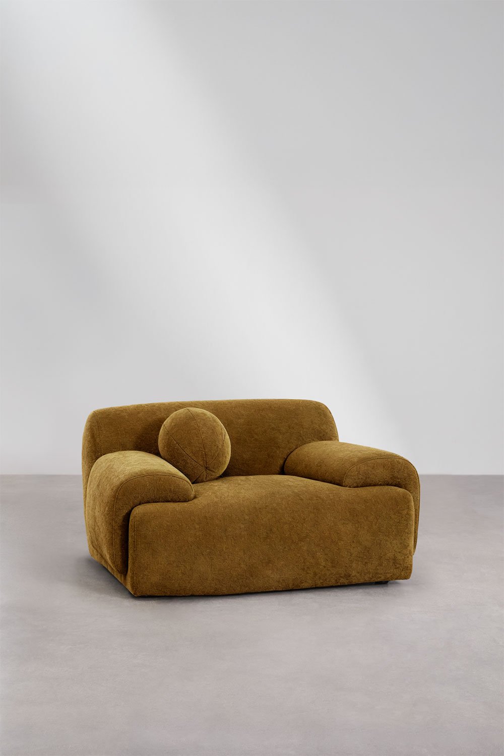 Sillón tapizado Shirina, imagen de galería 1