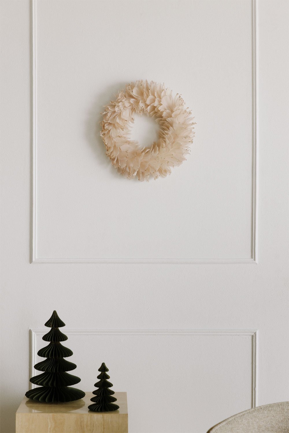 Corona decorativa de Navidad Ø40 cm con plumas sintéticas Rory, imagen de galería 1