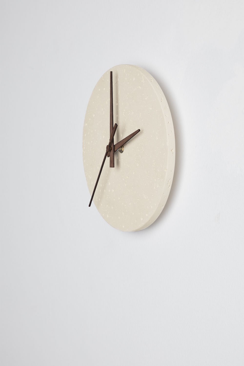 Reloj de pared Ø25 en cemento Relyo , imagen de galería 3