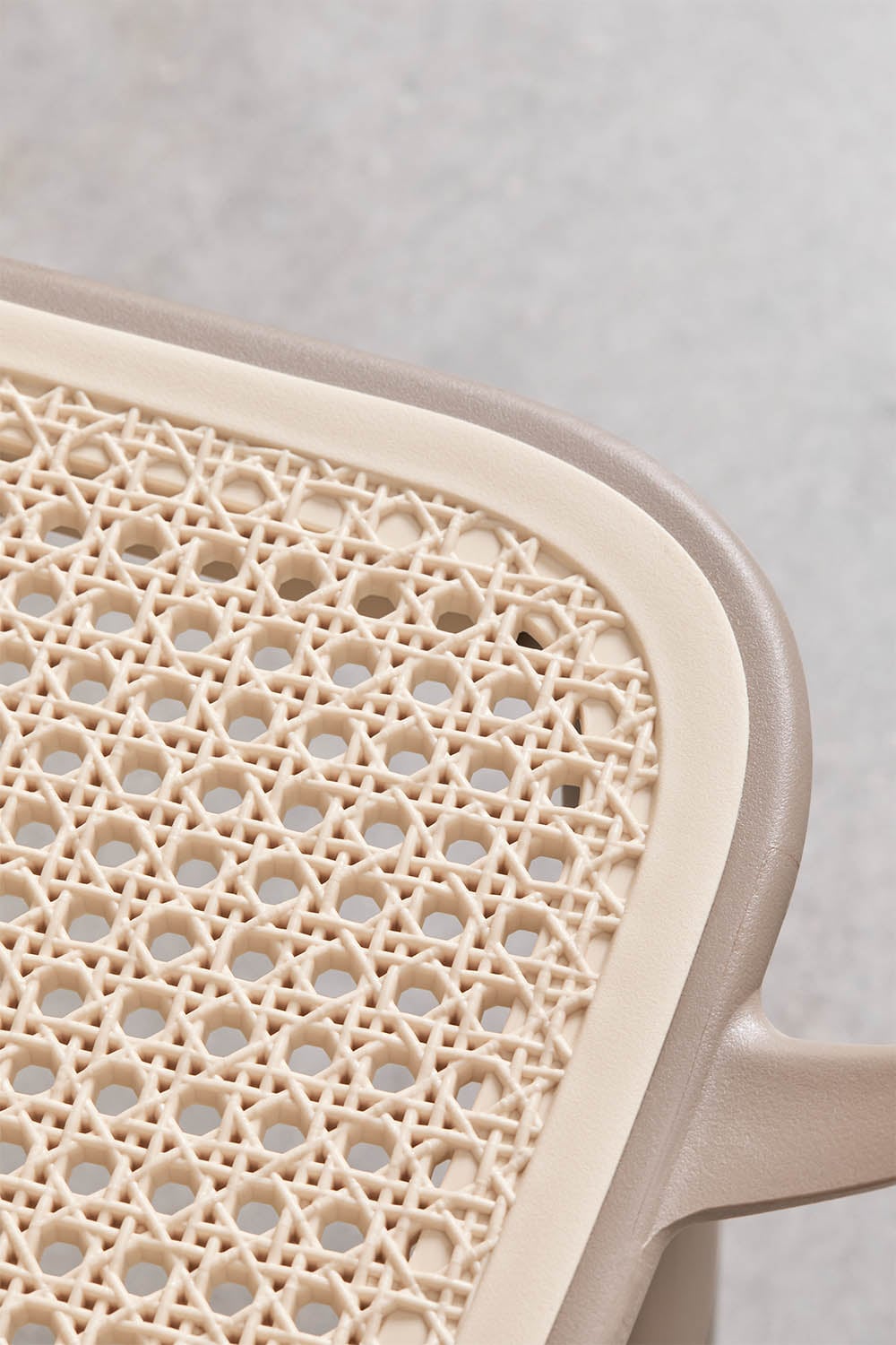 Pack de 2 sillas de comedor apilables con reposabrazos en polipropileno Omara  , imagen de galer&iacute;a 5