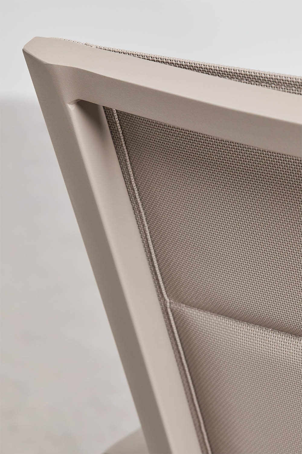 Silla de jardín apilable con reposabrazos en aluminio Karena       , imagen de galer&iacute;a 5