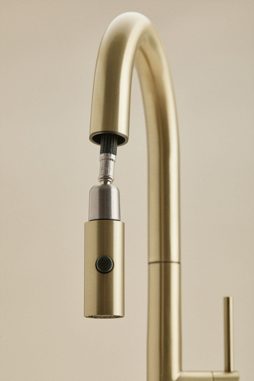 Grifo de exterior para cocina con caño alto extraíble en acero inoxidable Eryne, imagen de galer&iacute;a 2