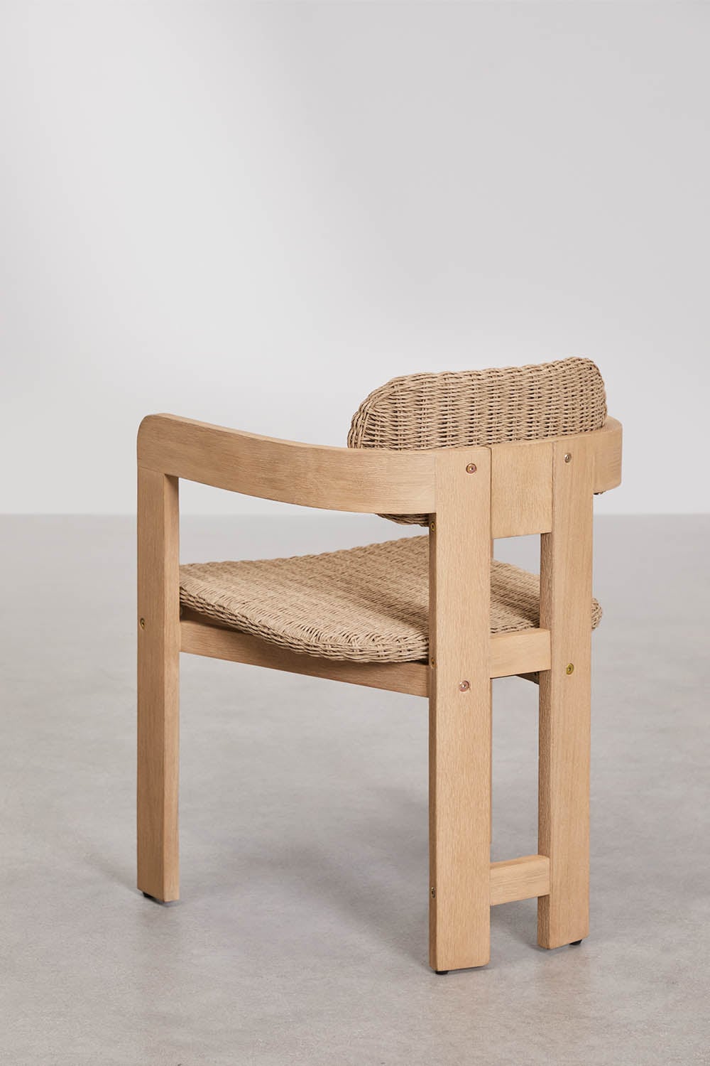 Pack de 4 sillas de comedor con reposabrazos en madera de acacia y ratán sintético Ginara, imagen de galer&iacute;a 3