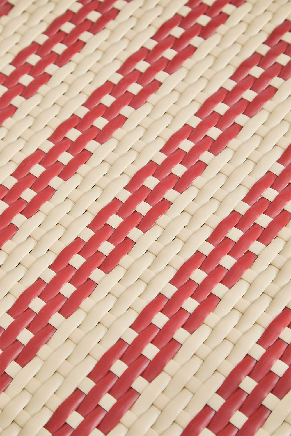 Silla de jardín apilable con reposabrazos en aluminio Brielle Bistro, imagen de galer&iacute;a 6