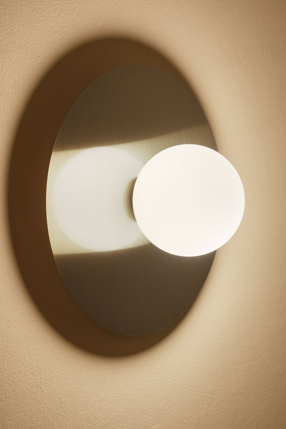 Aplique de pared en hierro y cristal Anine, imagen de galer&iacute;a 4
