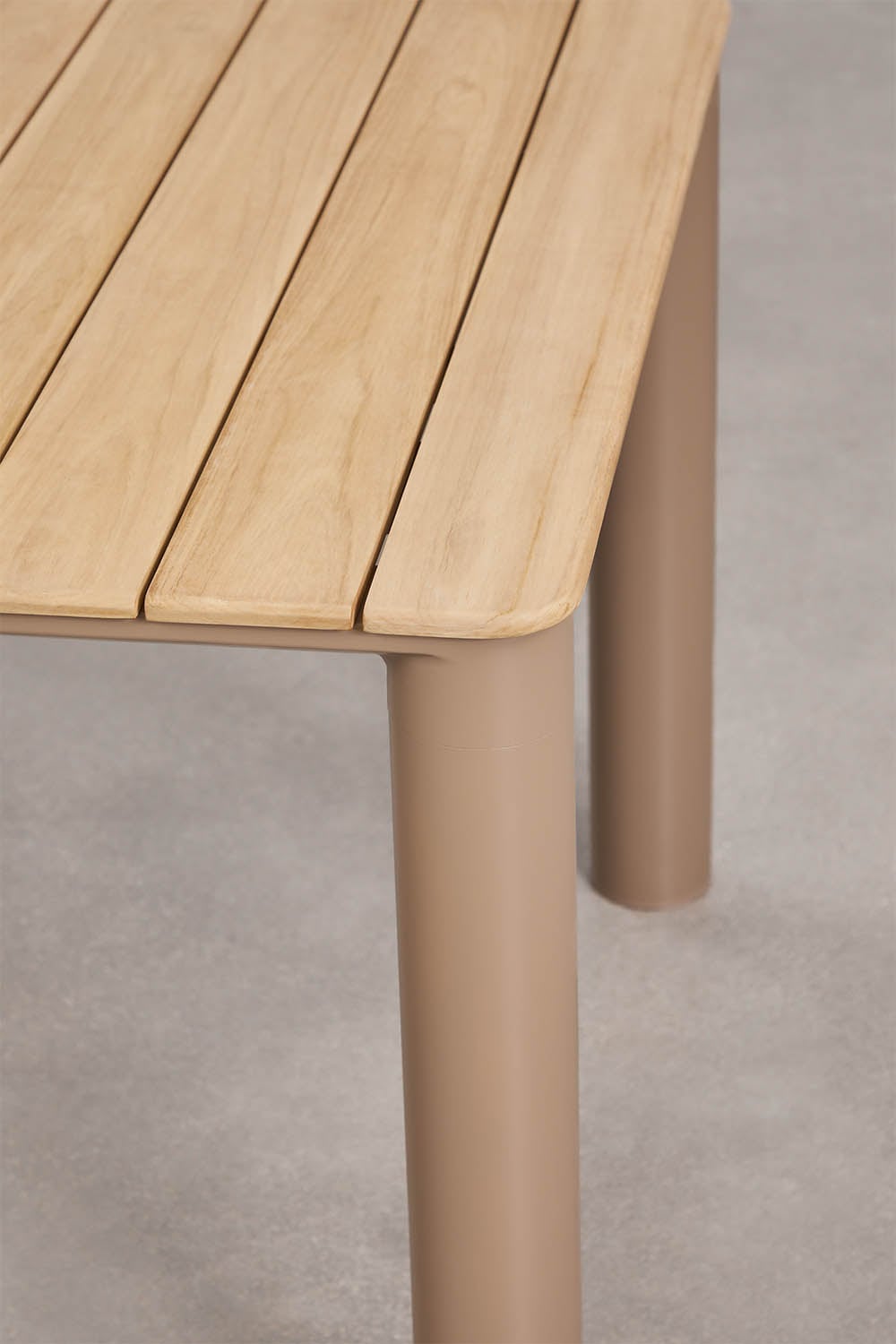 Mesa de jardín rectangular en aluminio y madera de teca Sirka, imagen de galer&iacute;a 4