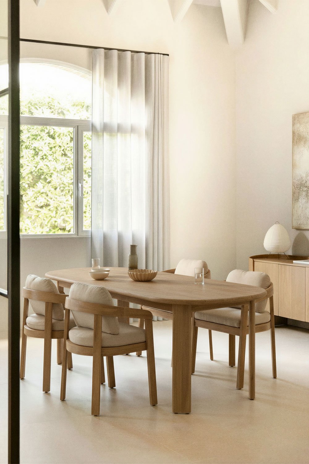 Mesa de comedor ovalada 240x100 cm en madera de acacia Uleno, imagen de galer&iacute;a 1
