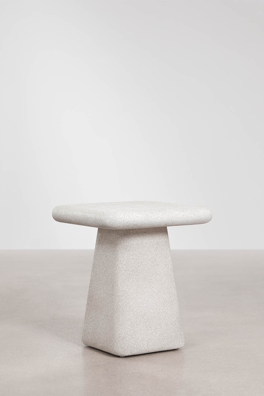 Mesa auxiliar para jardín cuadrada 45x45 cm en cemento Maelis, imagen de galería 1