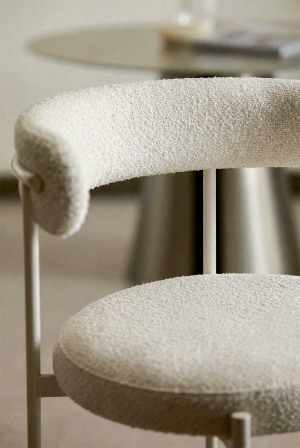 Pack de 4 sillas de comedor en tela bouclé Brim, imagen de galería 2