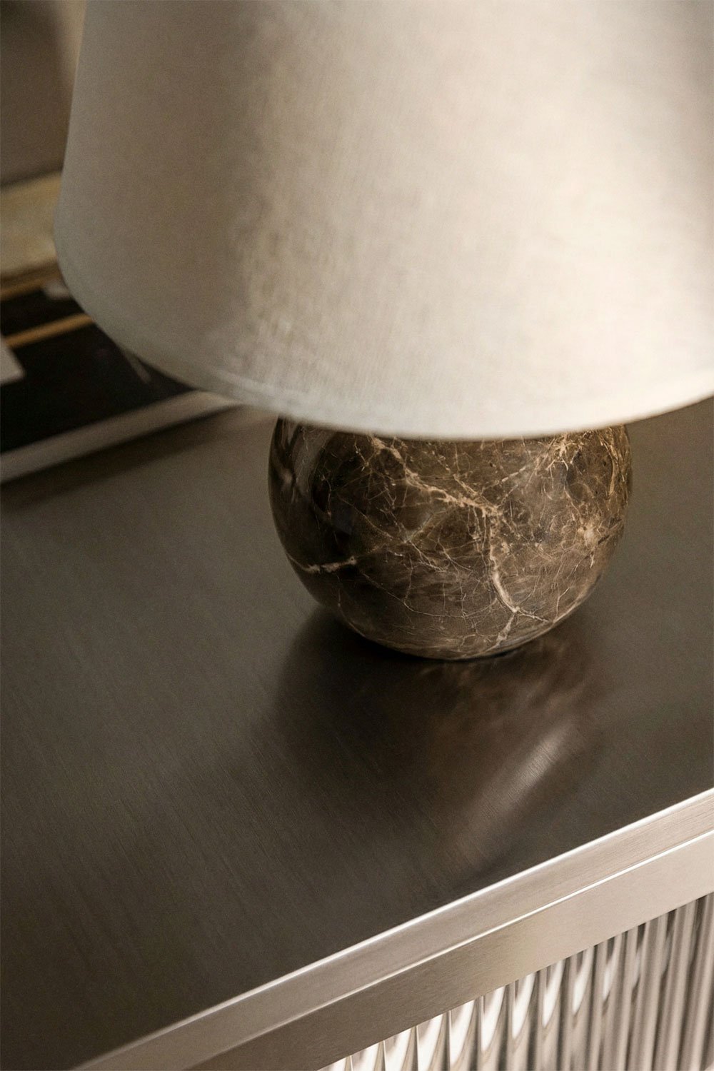 Base para lámpara de mesa en piedra natural Marvexi, imagen de galer&iacute;a 2