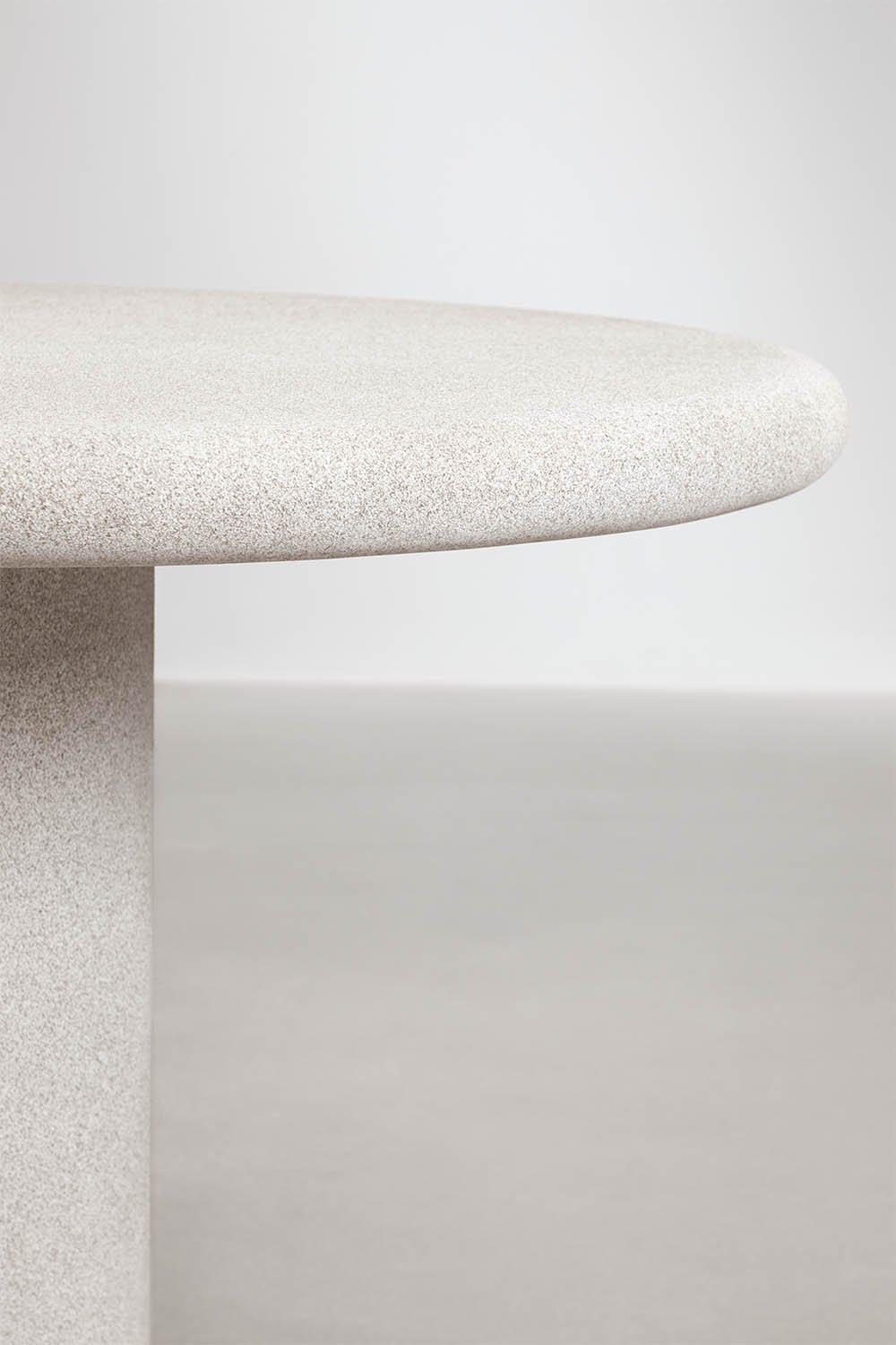 Mesa de jardín ovalada 260x110 cm en cemento Aurean , imagen de galería 4