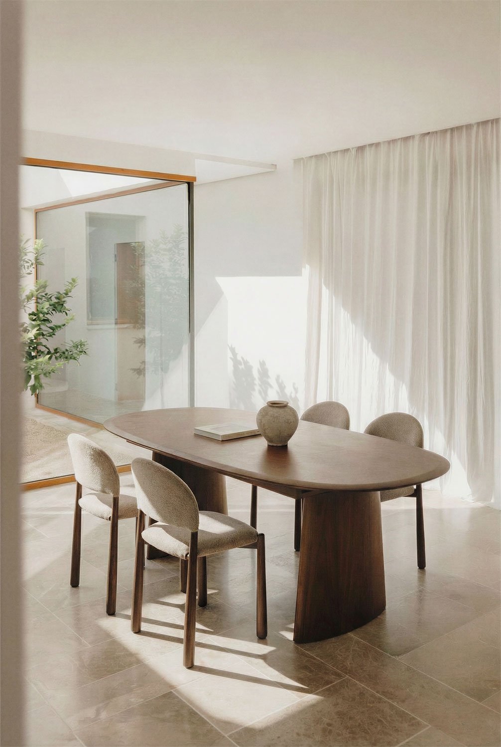 Mesa de comedor ovalada extensible en MDF y chapa de fresno Nuveta, imagen de galería 1