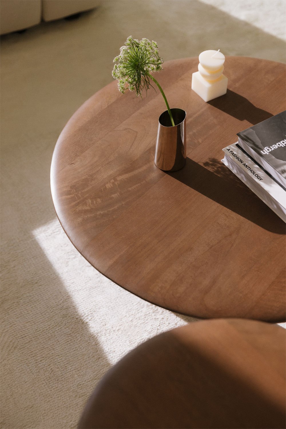 Mesa de centro redonda Ø80 cm en madera de mango y acero inoxidable Marvion, imagen de galer&iacute;a 2