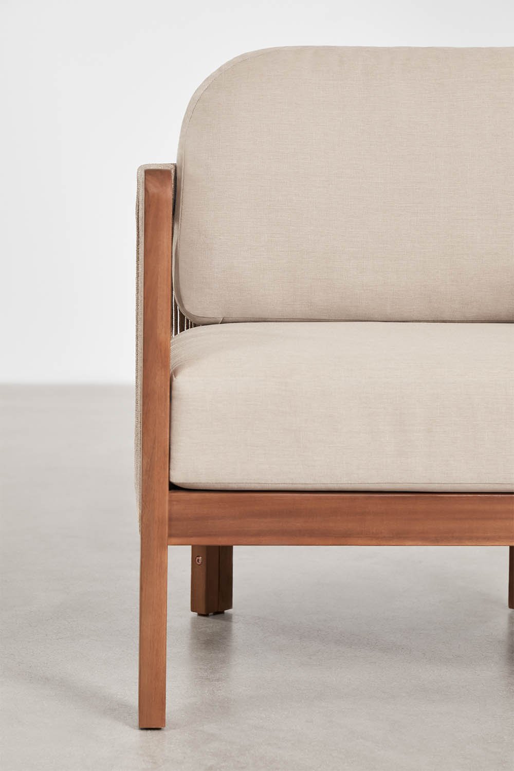 Sillón de jardín en madera de acacia y cuerda trenzada Serel, imagen de galer&iacute;a 2