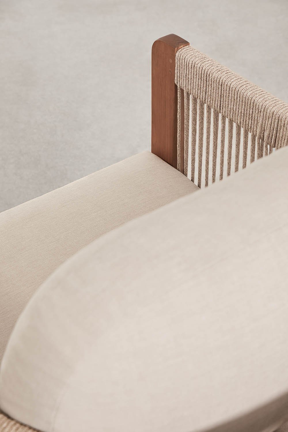 Sillón de jardín en madera de acacia y cuerda trenzada Serel, imagen de galer&iacute;a 5