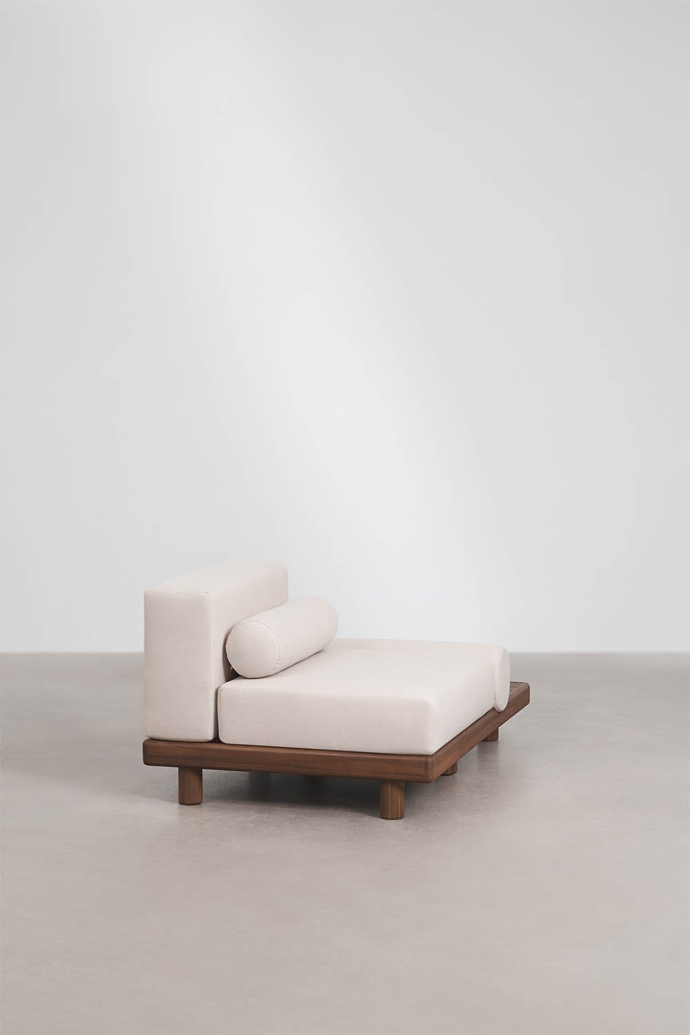 Módulo central con mesa auxiliar para sofá modular de jardín en acacia Edrien, imagen de galer&iacute;a 4