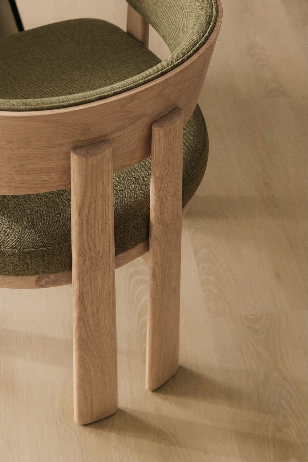 Silla de comedor en madera de roble y tapizada Olea Signature, imagen de galer&iacute;a 2