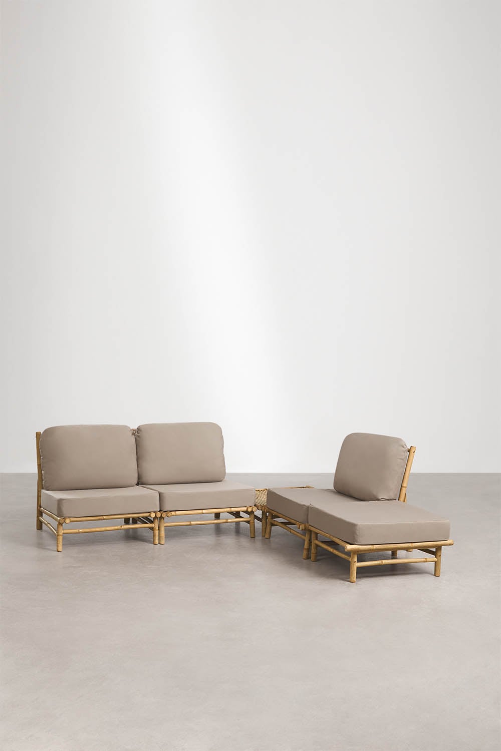 Conjunto de jardín con sofá modular de 3 piezas, puff y mesa de centro cuadrada 75x75 cm en bambú Isendra, imagen de galer&iacute;a 1