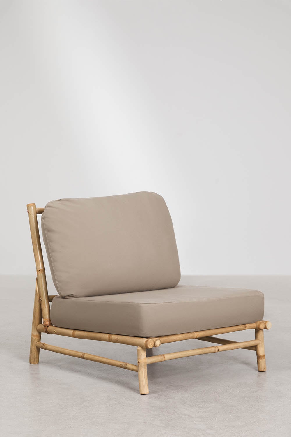 Conjunto de jardín con sofá modular de 3 piezas, puff y mesa de centro cuadrada 75x75 cm en bambú Isendra, imagen de galer&iacute;a 3