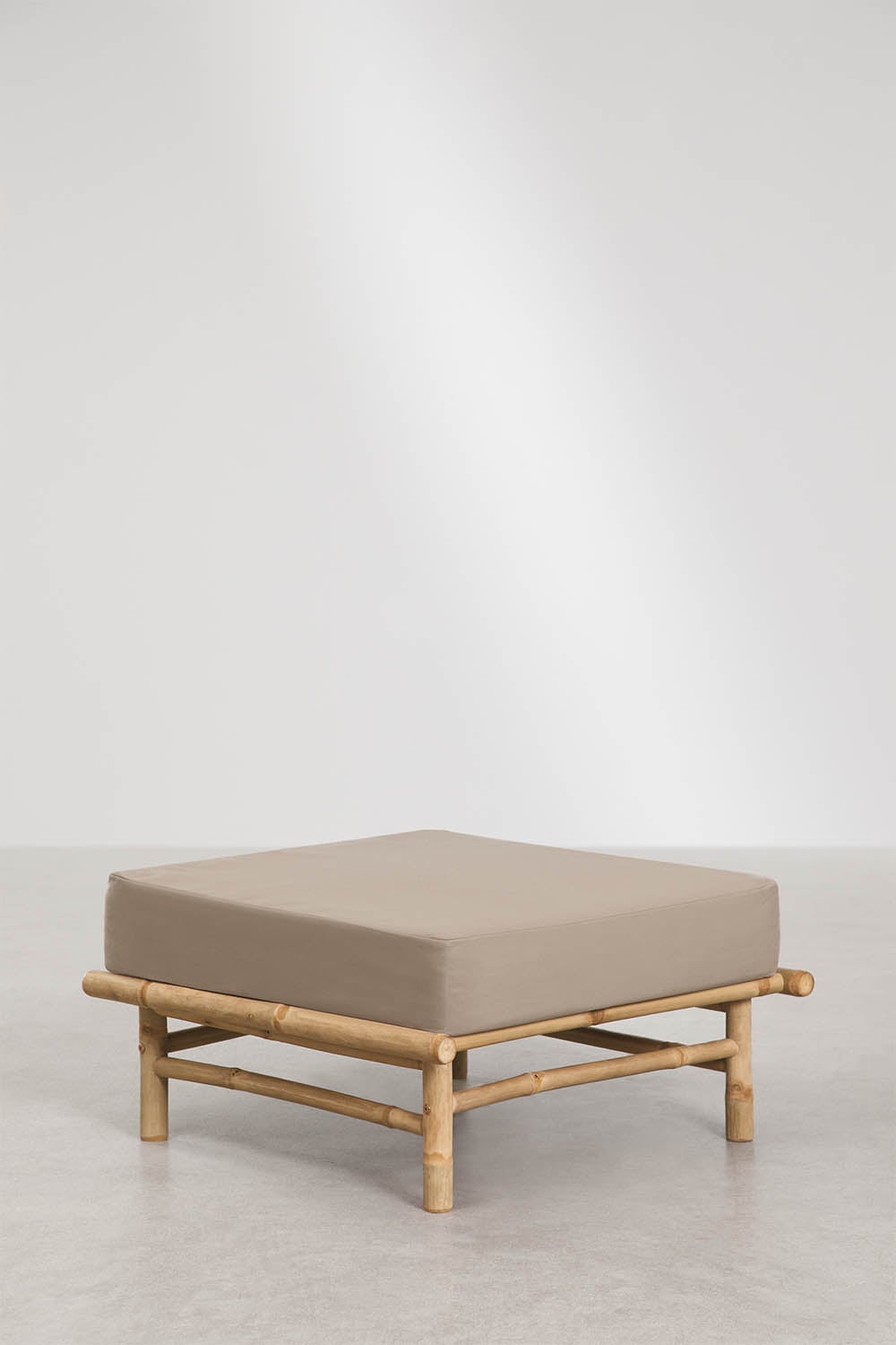 Conjunto de jardín con sillón, puff y mesa auxiliar rectangular en bambú Isendra, imagen de galer&iacute;a 5