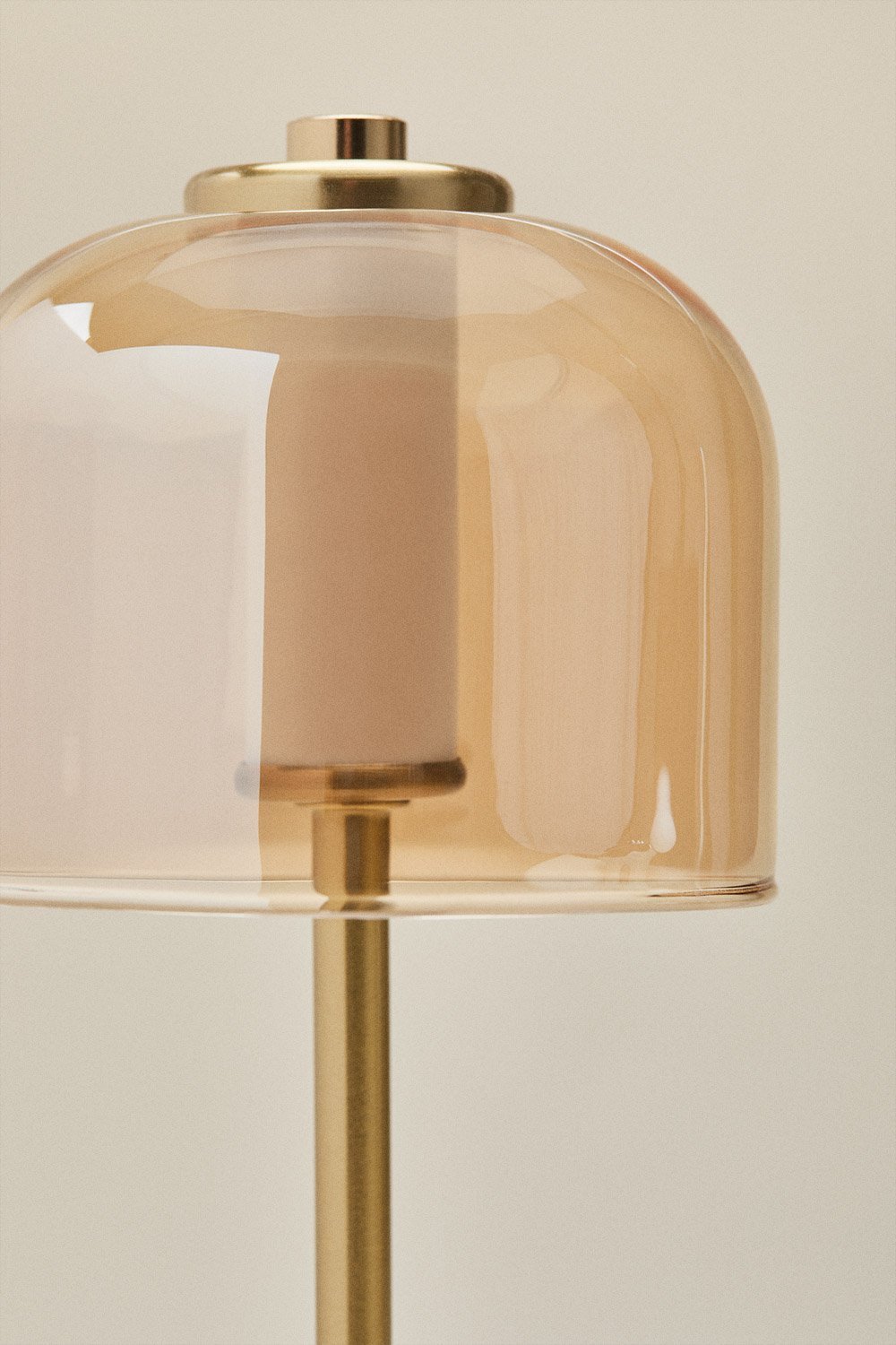 Lámpara de mesa LED inalámbrica para exterior en hierro y cristal Ardela, imagen de galer&iacute;a 4