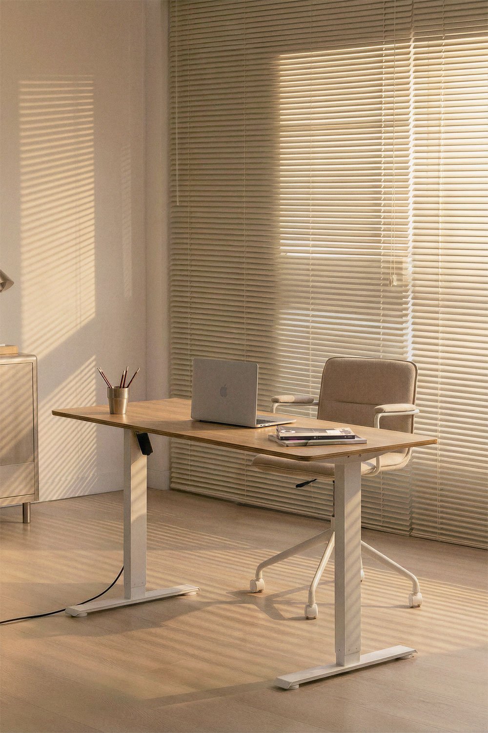 Escritorio elevable eléctrico rectangular con función de memoria en madera y hierro Serpi , imagen de galer&iacute;a 1