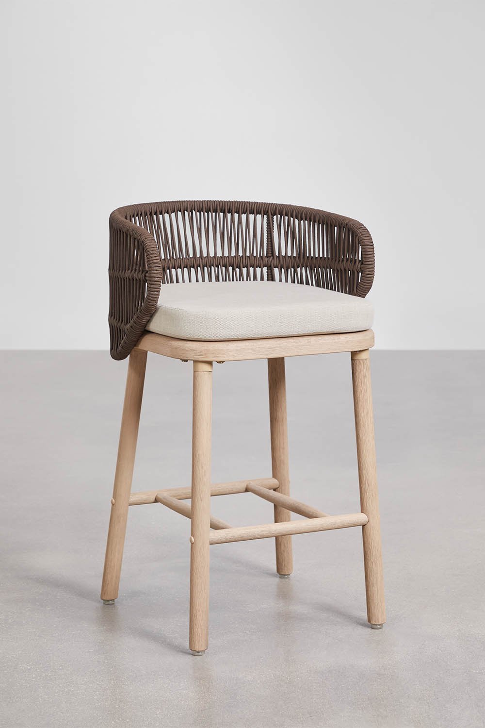 Pack de 2 taburetes altos de jardín en madera de acacia y cuerda trenzada Capri, imagen de galer&iacute;a 1