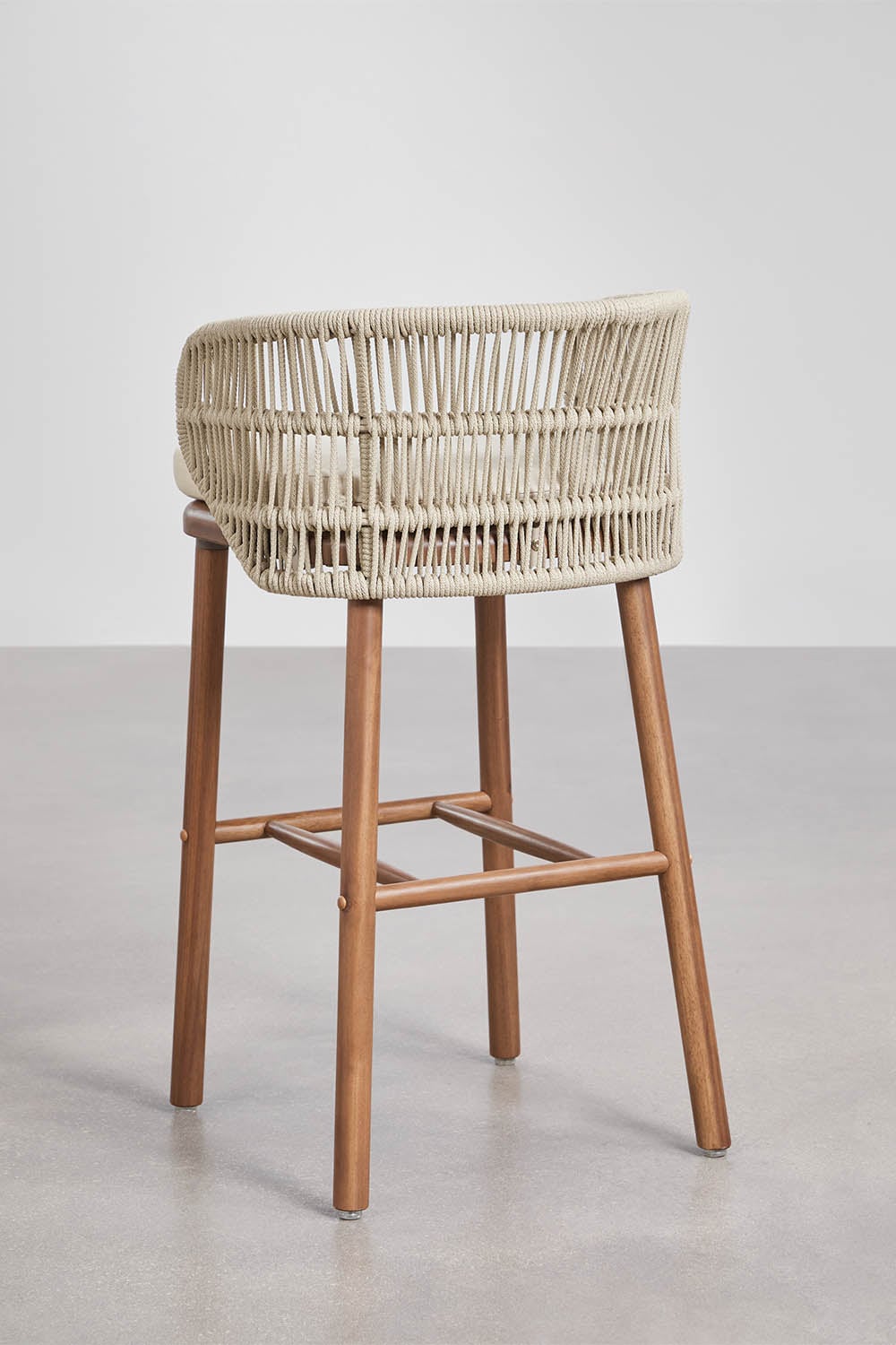 Pack de 4 taburetes altos de jardín en madera de acacia y cuerda trenzada Capri, imagen de galer&iacute;a 5