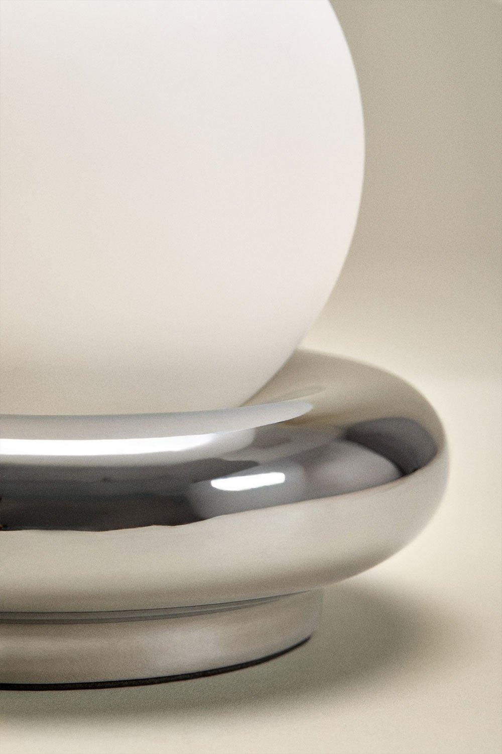 Lámpara de mesa en cerámica con bola de cristal Kryx, imagen de galer&iacute;a 4